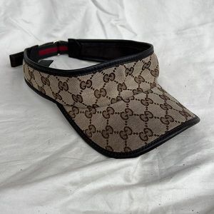 100% authentic Gucci visor vintage